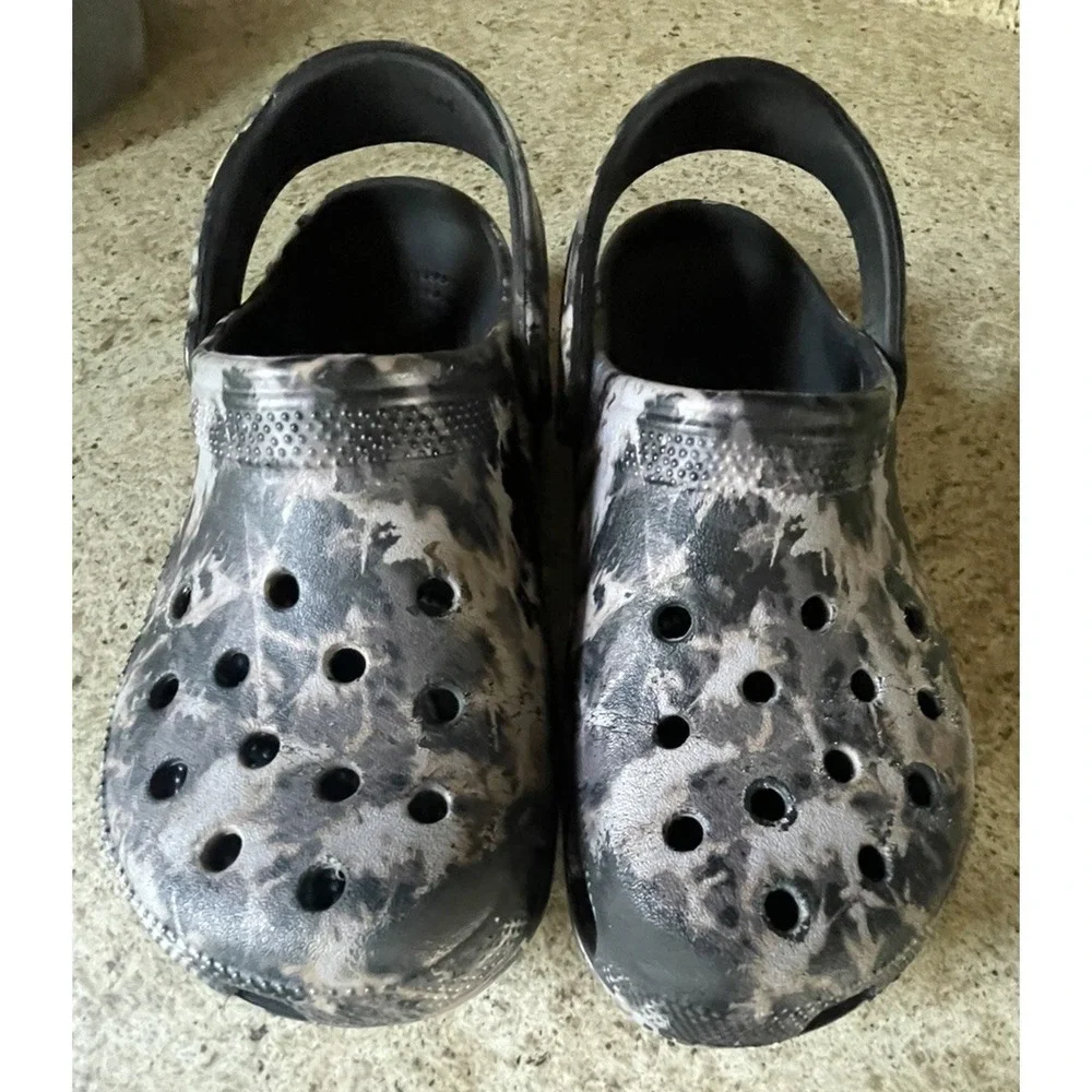 Crocs Gray/Black/White Camo Slip-On Clog Sandals Women's 7 Men's 5